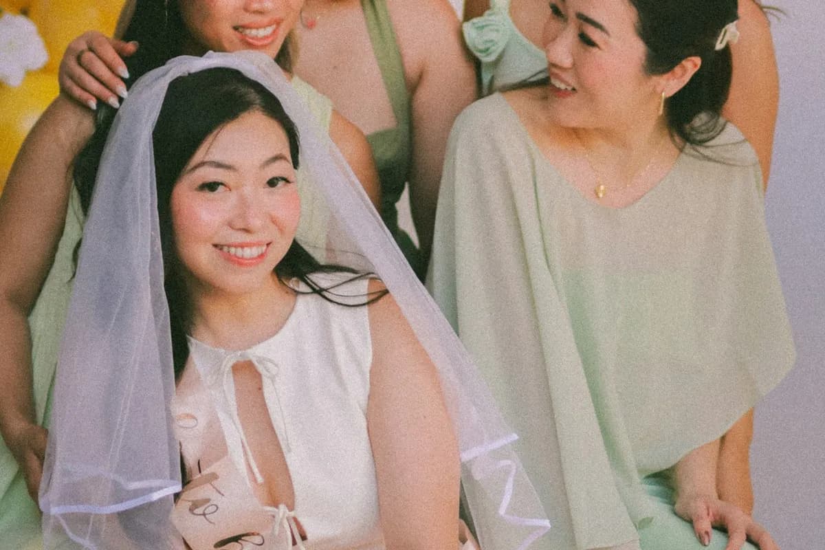 Grupo de amigas a celebrar despedida de solteira com mapa estelar