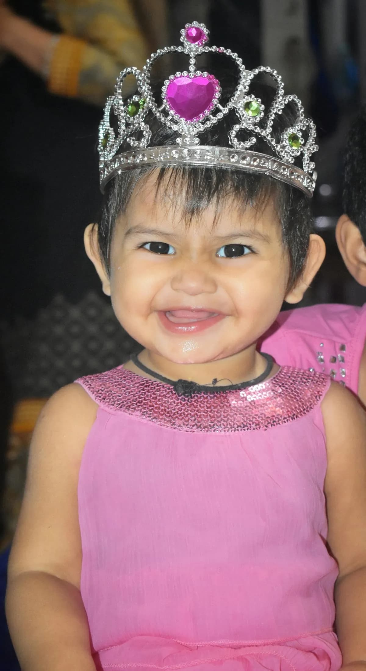 Une mère recevant un cadeau touchant